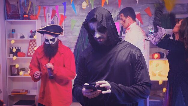 Практические советы по выбору и игре в Мафию на PS4