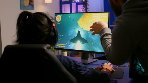 Обзор топовых игр: что делать в симуляторах и чем они выделяются